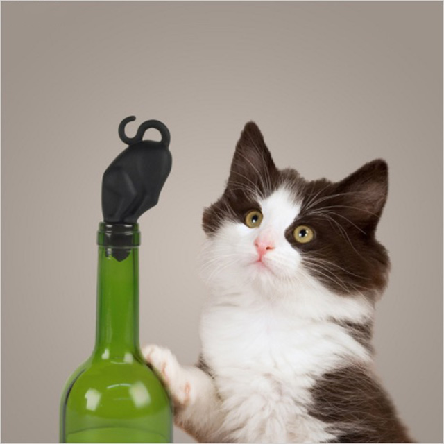 Curious Cat Bottle Stopper