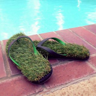 Synthetic Grass Flip Flops | drunkMall