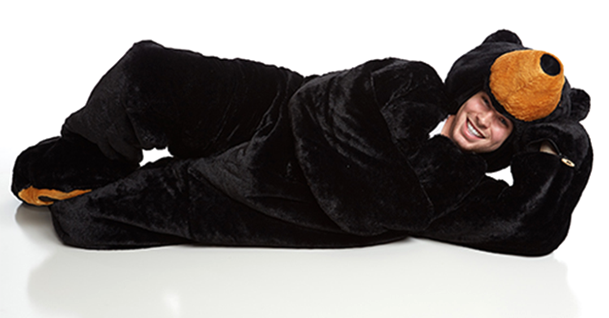 Одевать костюм во сне. Спать в одежде. Бутик мужских костюмов. Bear sleep. Одевать костюм во сне.